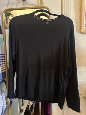 GAP Black Crewneck Long Sleeve Top